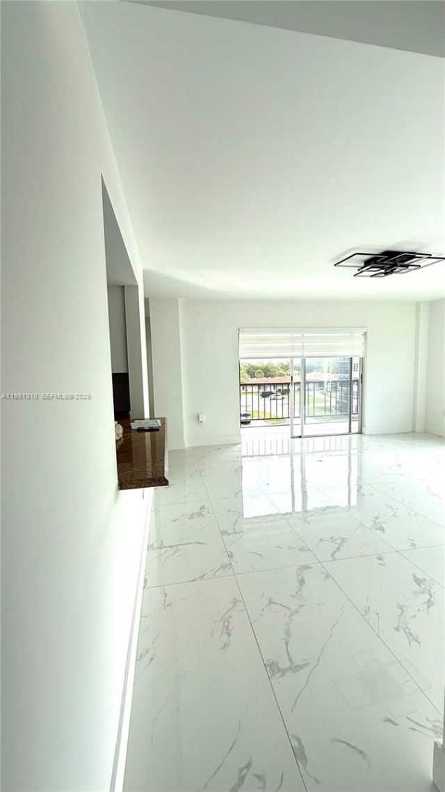 4174 Inverrary Dr, Unit 402, Lauderhill, FL 33319 Photo