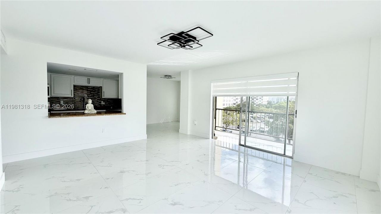 4174 Inverrary Dr, Unit 402, Lauderhill, FL 33319 Photo