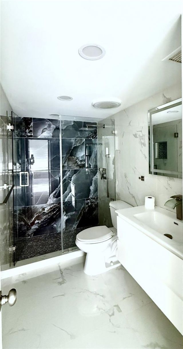 4174 Inverrary Dr, Unit 402, Lauderhill, FL 33319 Photo