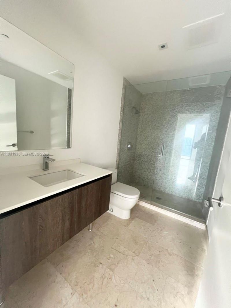 68 SE 6 , Unit 3510, Miami, FL 33131 Photo