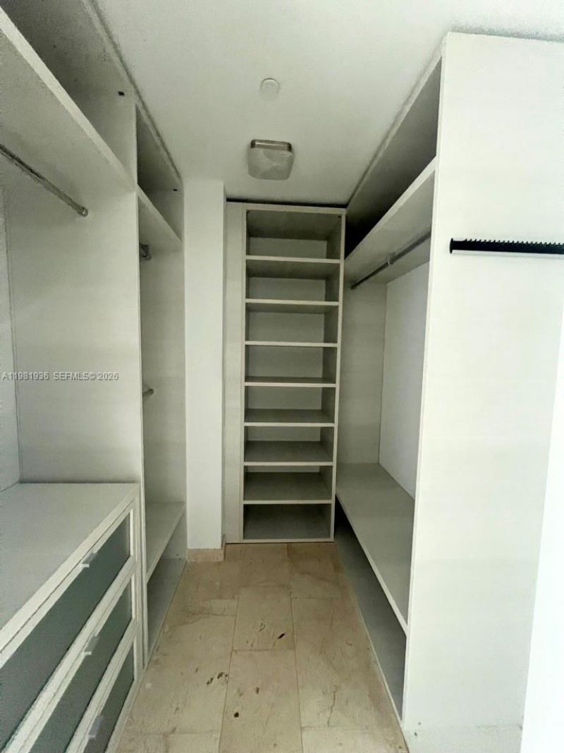 68 SE 6 , Unit 3510, Miami, FL 33131 Photo