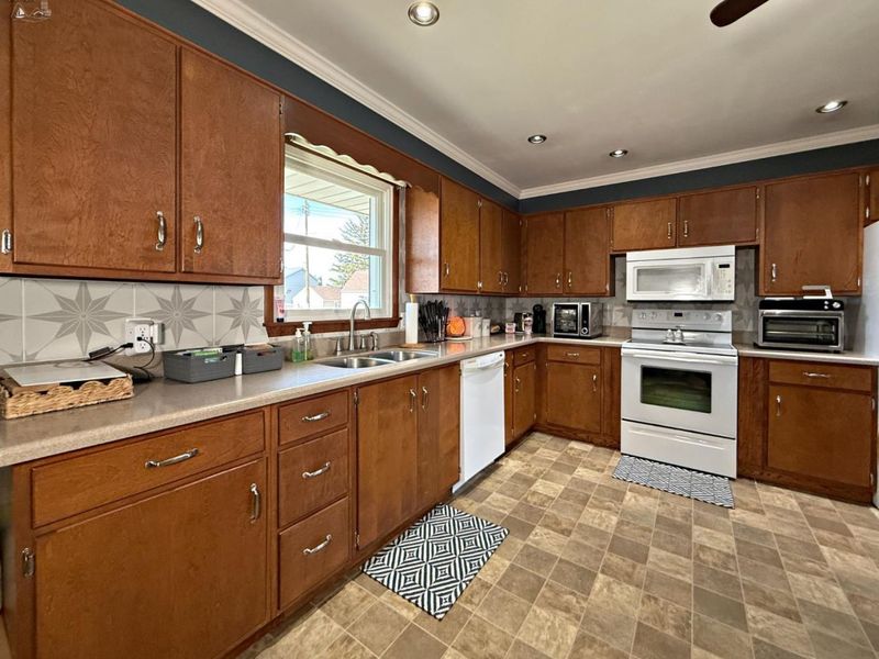 65 Elmwood Street, Tiffin, OH 44883 Photo 10