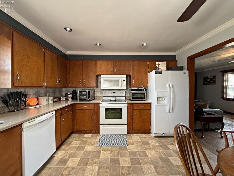 65 Elmwood Street, Tiffin, OH 44883 Photo 8