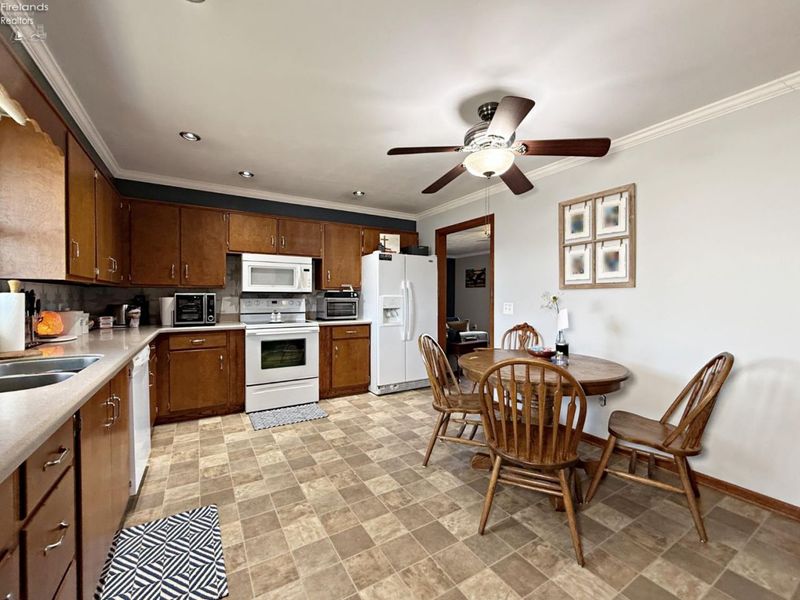 65 Elmwood Street, Tiffin, OH 44883 Photo 9