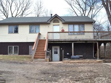 8 West Avenue W, Dundas, MN 55019