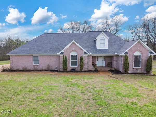 535 E Church Street , Medina, TN 38355