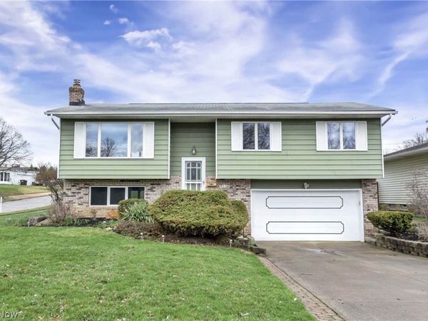 8712 Fenway Drive, Parma, OH 44129