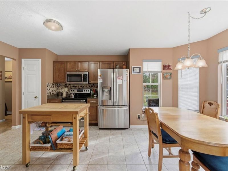 1990 Boxwood Trail , Painesville Township, OH 44077 Photo 9