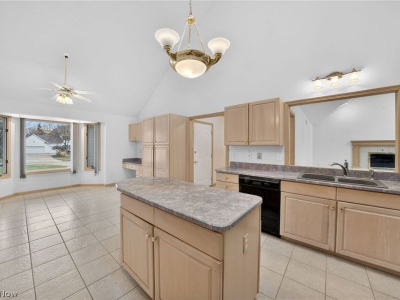 6284 S Applecross Road, Highland Heights, OH 44143 Photo 12