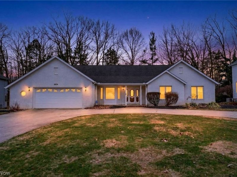 6284 S Applecross Road, Highland Heights, OH 44143 Photo 2