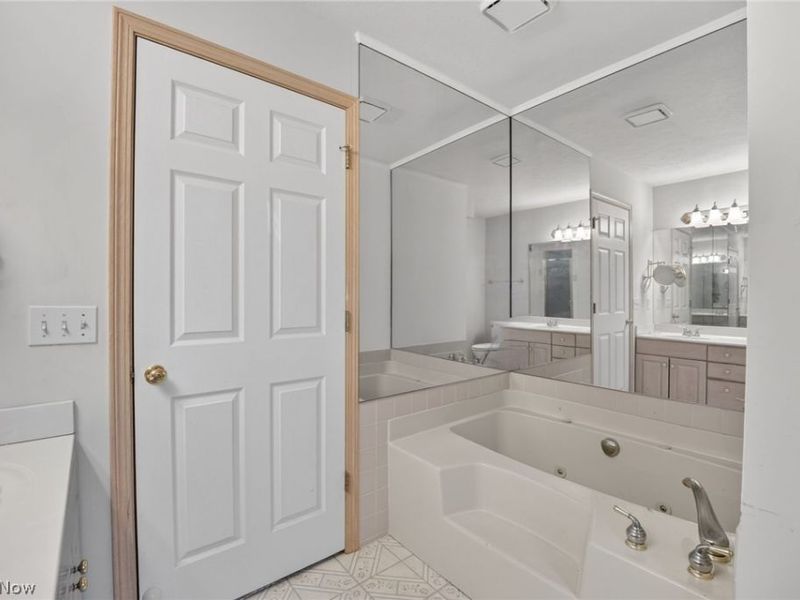 6284 S Applecross Road, Highland Heights, OH 44143 Photo 30