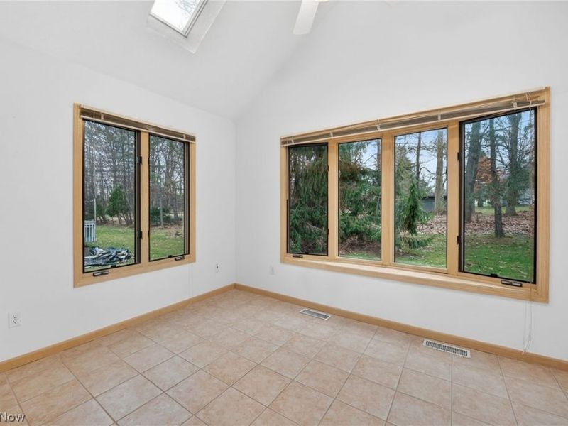 6284 S Applecross Road, Highland Heights, OH 44143 Photo 8