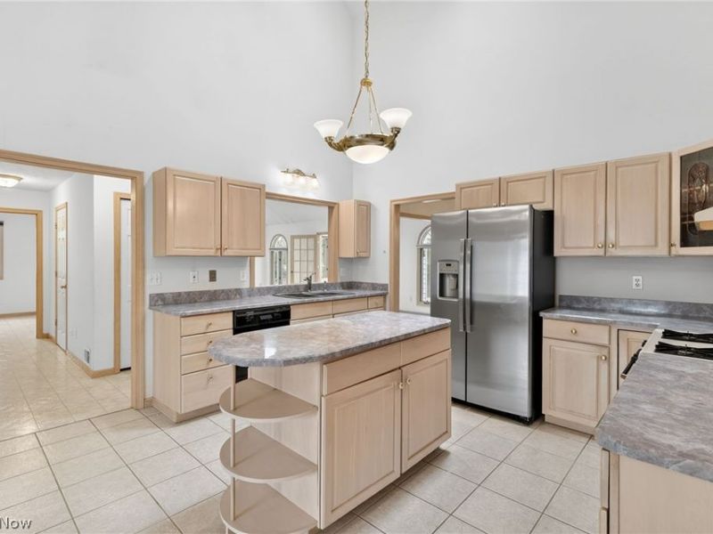 6284 S Applecross Road, Highland Heights, OH 44143 Photo 9