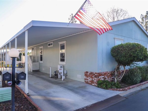 2706 W Ashlan Avenue, Fresno, CA 93705