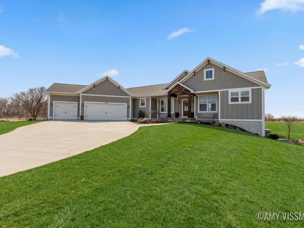 3822 Cherry Blossom Drive NE, Ada, MI 49301