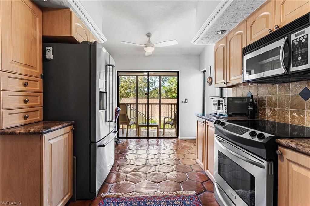 15470 Cedarwood Ln, Unit 201, Naples, FL 34110 Photo