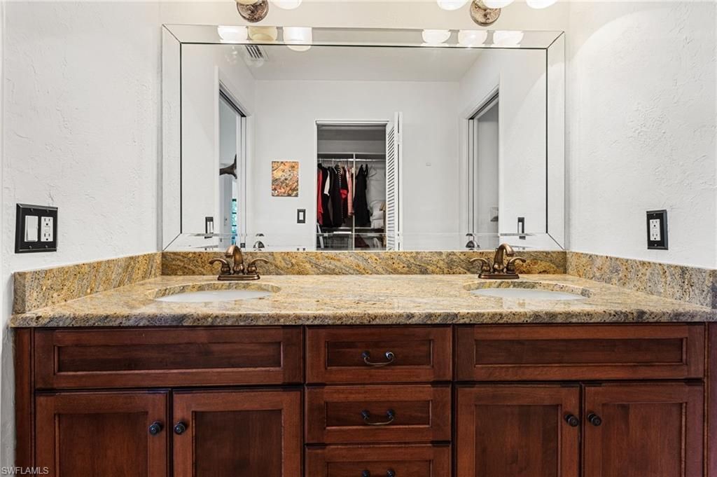 15470 Cedarwood Ln, Unit 201, Naples, FL 34110 Photo