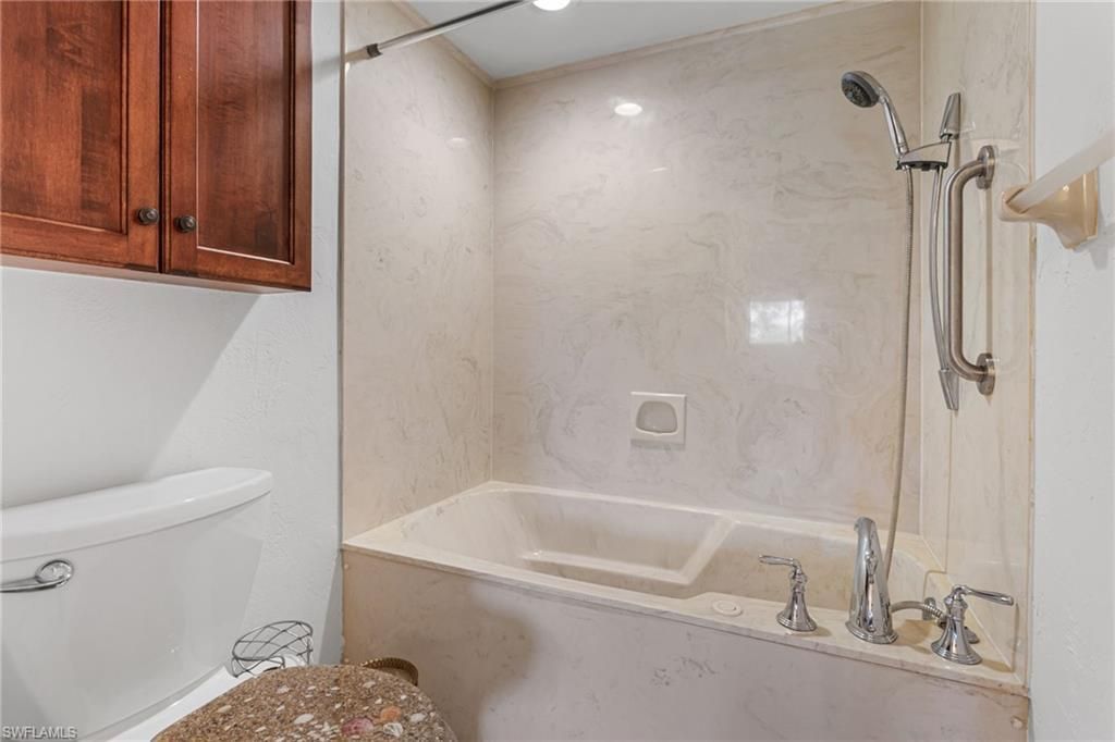 15470 Cedarwood Ln, Unit 201, Naples, FL 34110 Photo