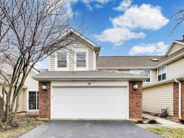 18 Whitman Drive, Schaumburg, IL 60173