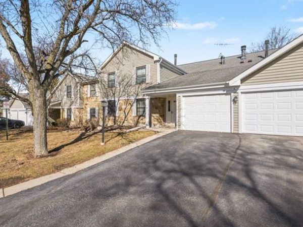 267 Northbury Court, Unit D2, Schaumburg, IL 60193