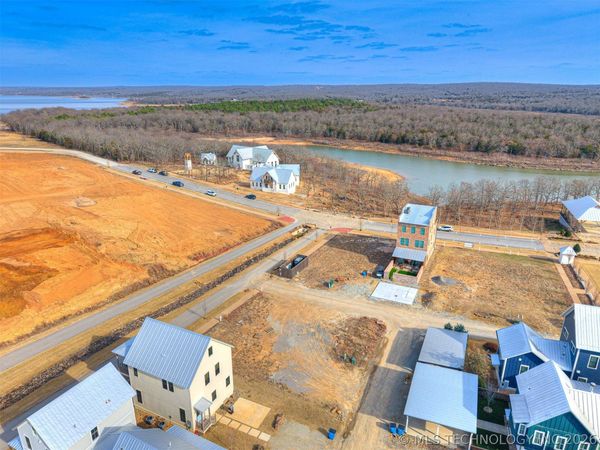 66 Boulevard , Carlton Landing, OK 74432