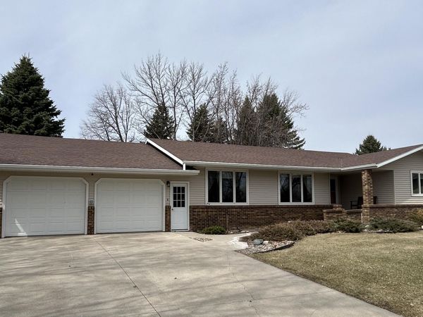 1545 MANVEL Avenue, Grafton, ND 58237