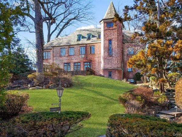 60 Wildwood Road , New Rochelle, NY 10804