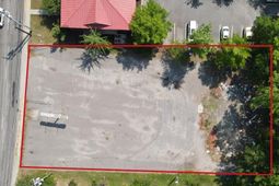 902 N Main Street photo 4