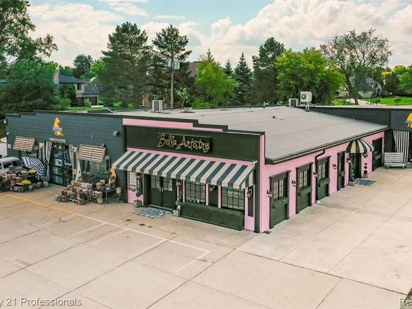 9861 DIXIE Highway, Springfield Twp, MI 48348