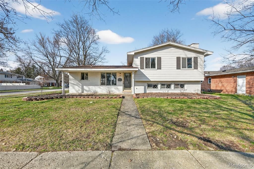 33144 Tall Oaks Street , Farmington, MI 48336 Main Photo