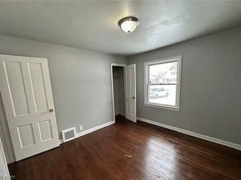 5185 Anthony Street , Maple Heights, OH 44137 Photo 2