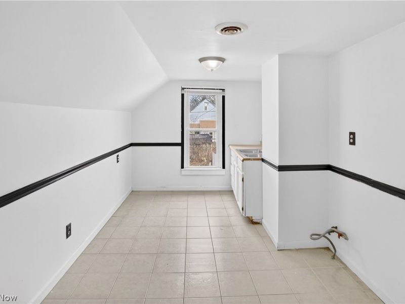 2010 Forestdale Avenue , Cleveland, OH 44109 Photo 17