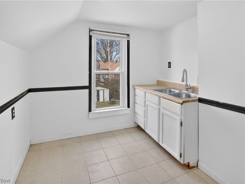 2010 Forestdale Avenue , Cleveland, OH 44109 Photo 18