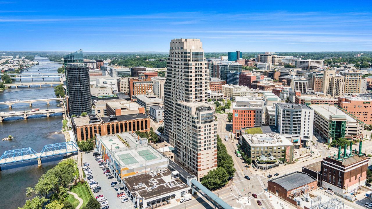 40 Campau Circle Nw, Unit 2503, Grand Rapids, MI 49503 Main Photo