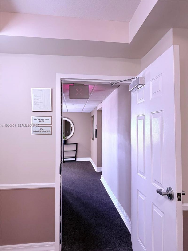 900 SW 8th St , Unit 604, Miami, FL 33130 Photo