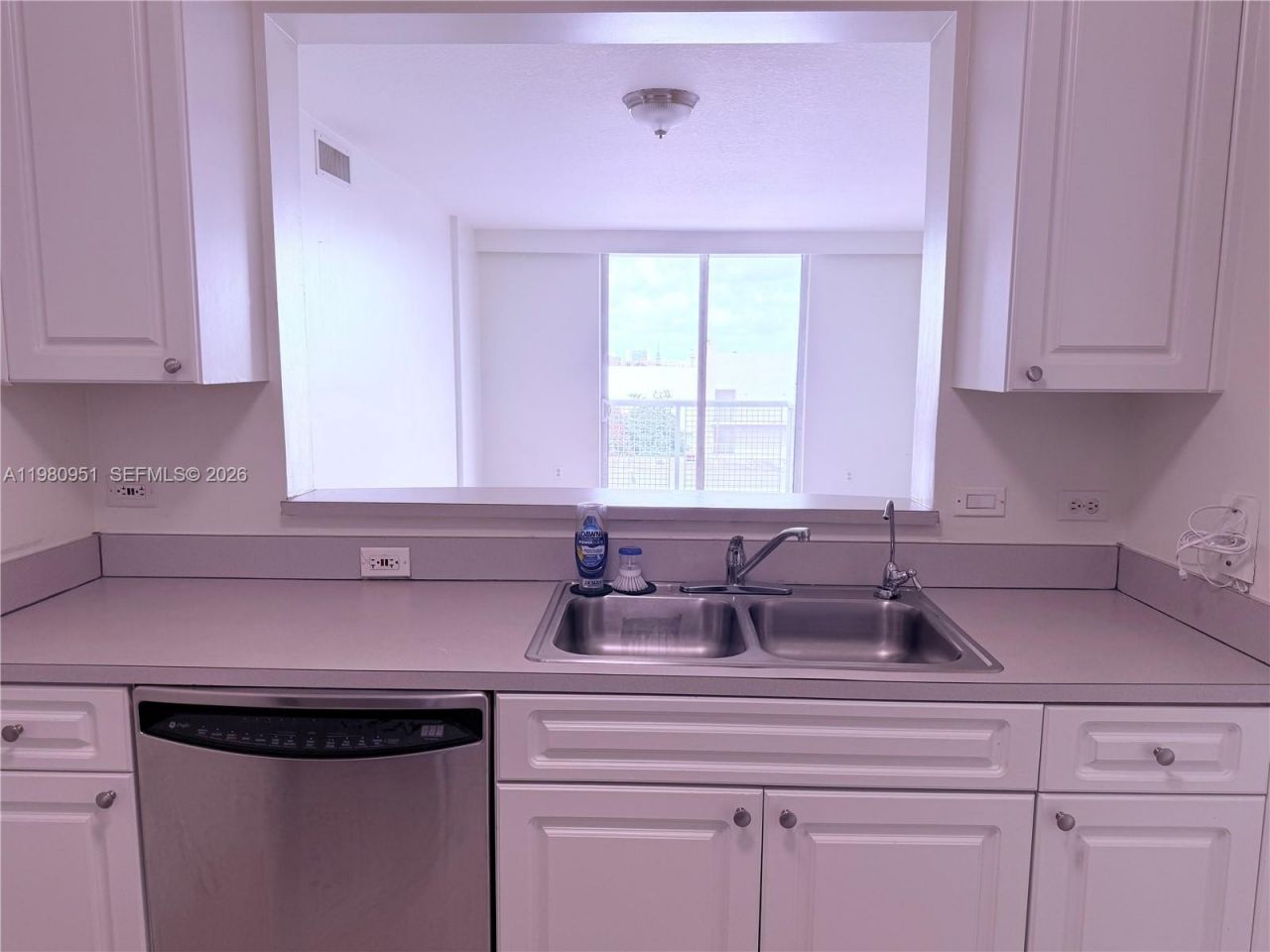 900 SW 8th St , Unit 604, Miami, FL 33130 Photo
