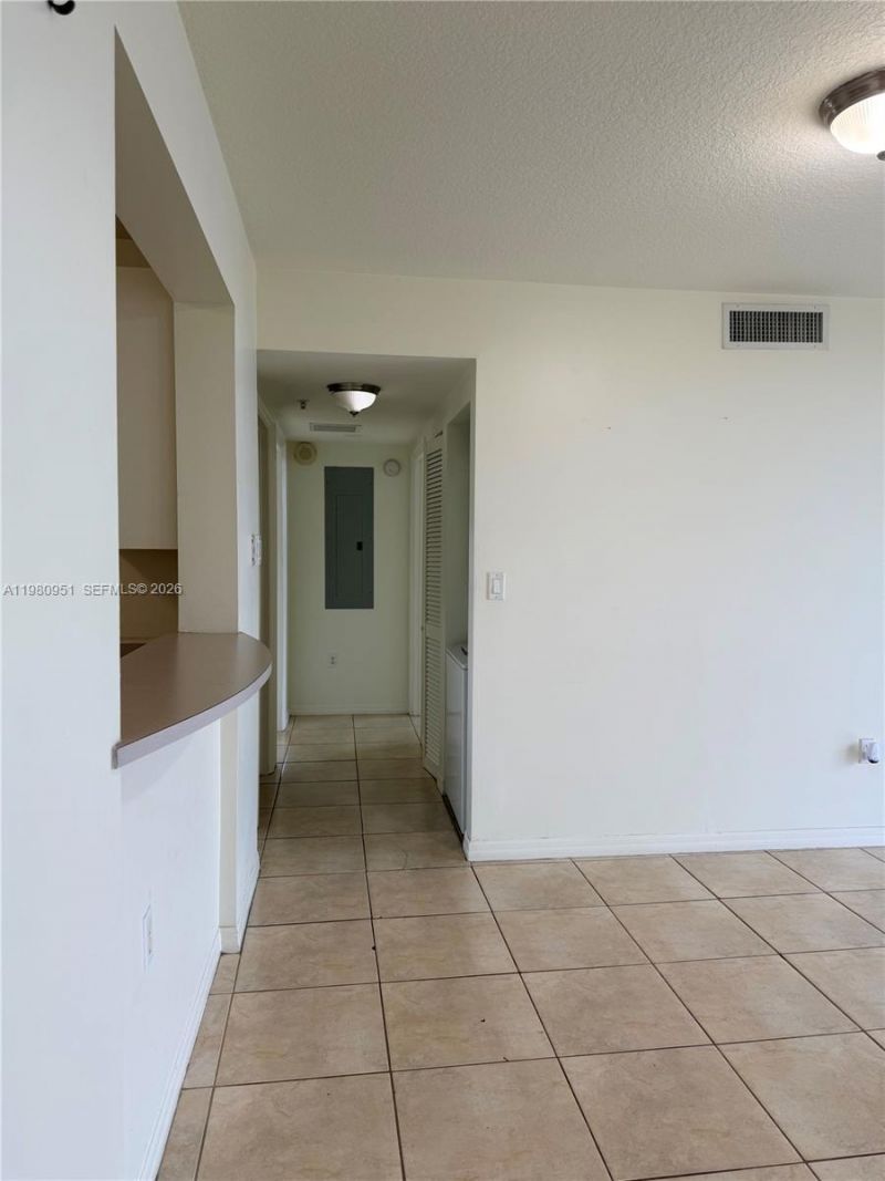 900 SW 8th St , Unit 604, Miami, FL 33130 Photo