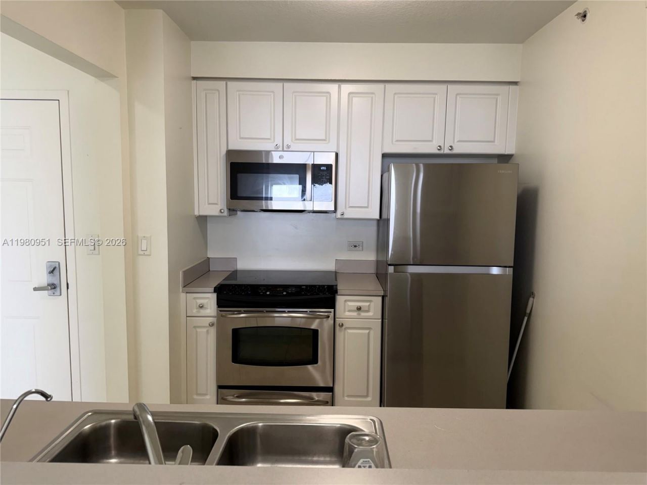 900 SW 8th St , Unit 604, Miami, FL 33130 Photo
