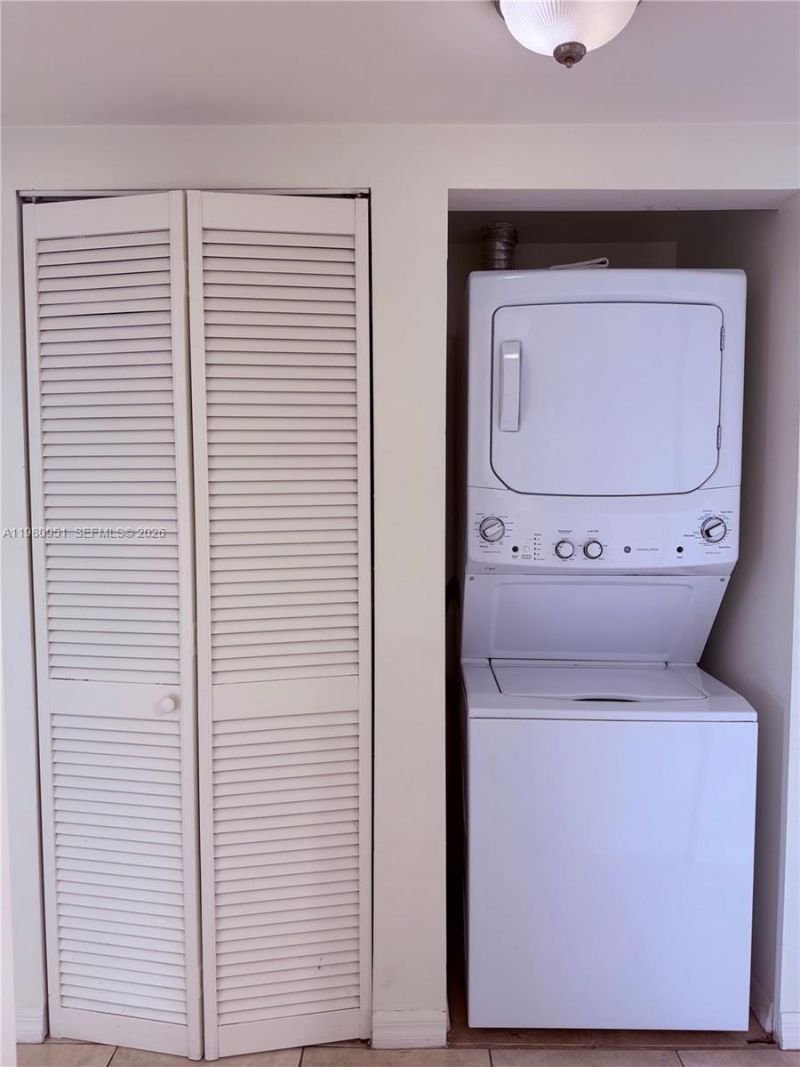 900 SW 8th St , Unit 604, Miami, FL 33130 Photo