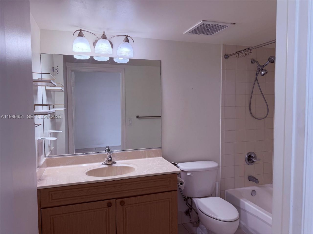 900 SW 8th St , Unit 604, Miami, FL 33130 Photo