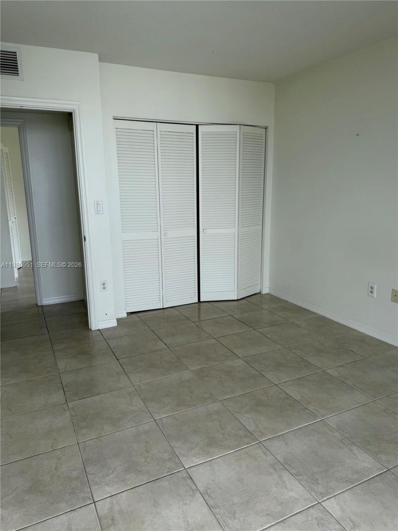 900 SW 8th St , Unit 604, Miami, FL 33130 Photo