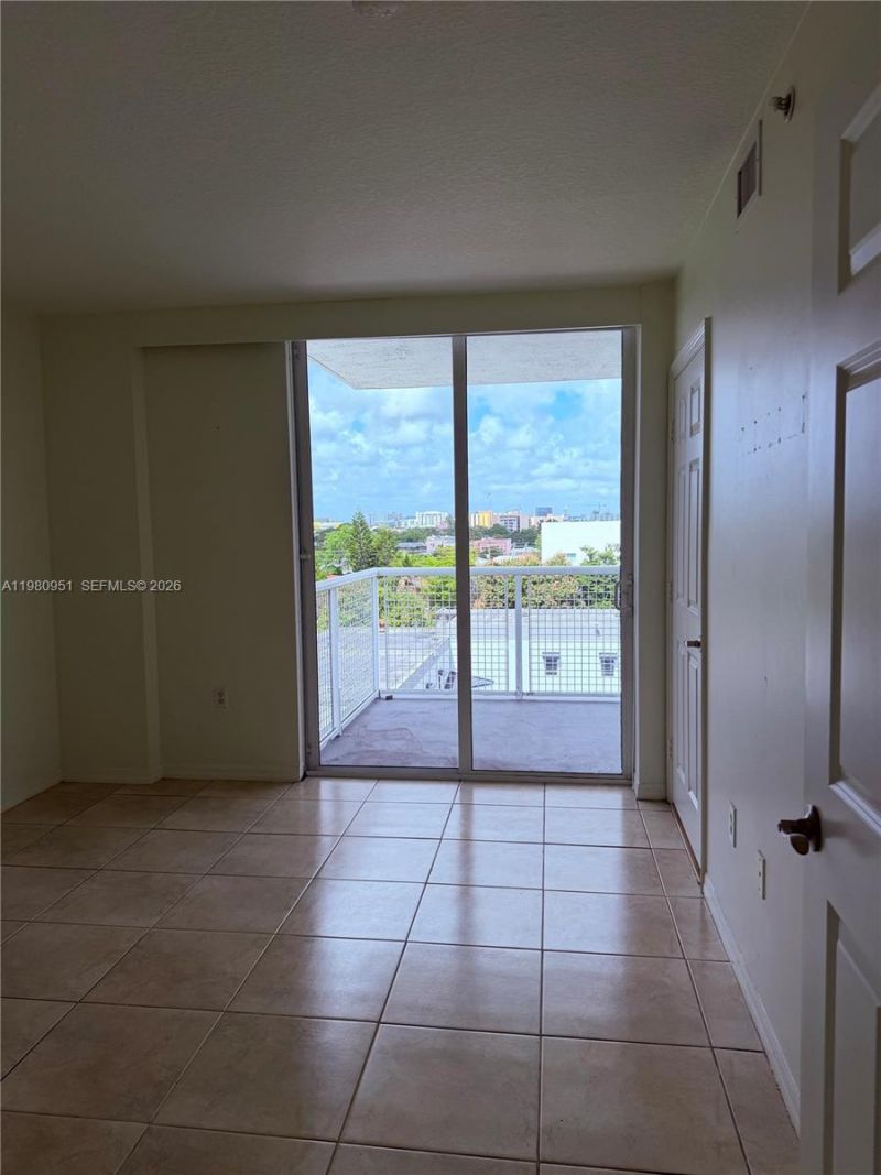 900 SW 8th St , Unit 604, Miami, FL 33130 Photo