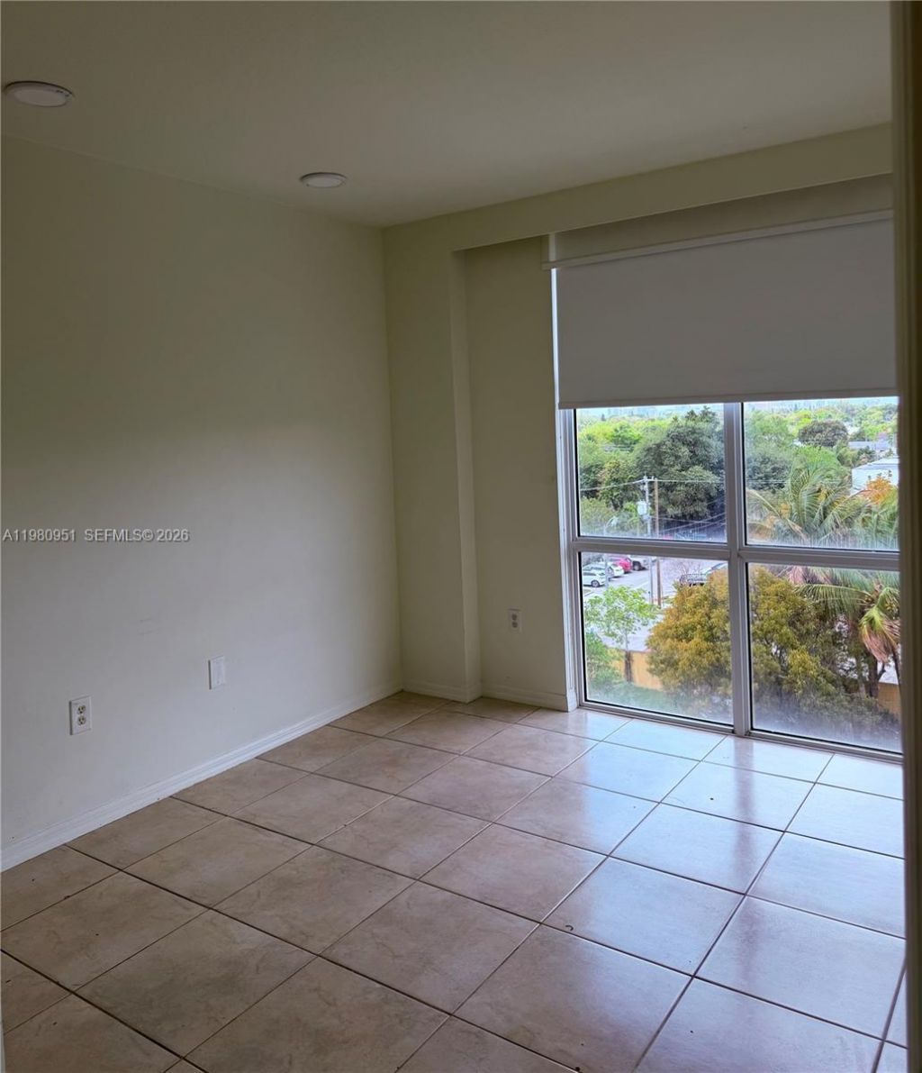 900 SW 8th St , Unit 604, Miami, FL 33130 Photo