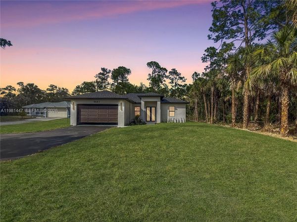 4687 SE 14TH AVE , Naples, FL 34117