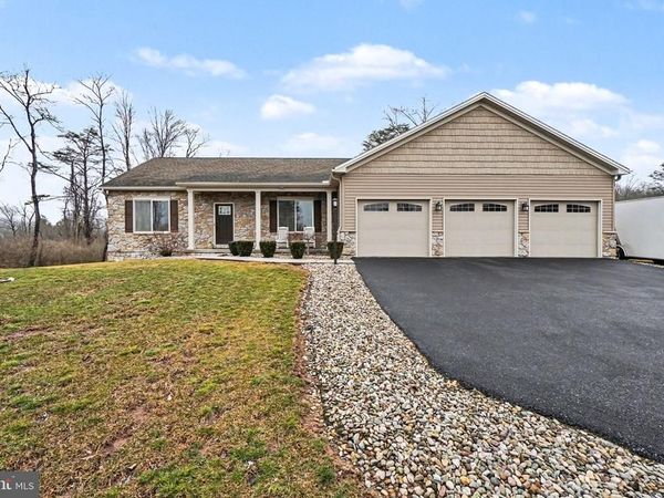 3235 SUTTON DRIVE, HARRISBURG, PA 17112