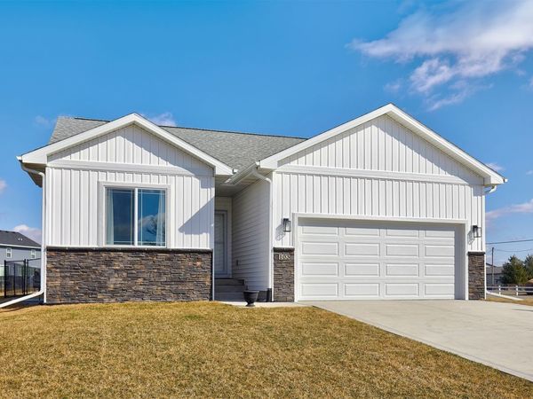 103 All Saints Drive, Stuart, IA 50250