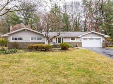 11 Santa Drive, Pittsford, NY 14534