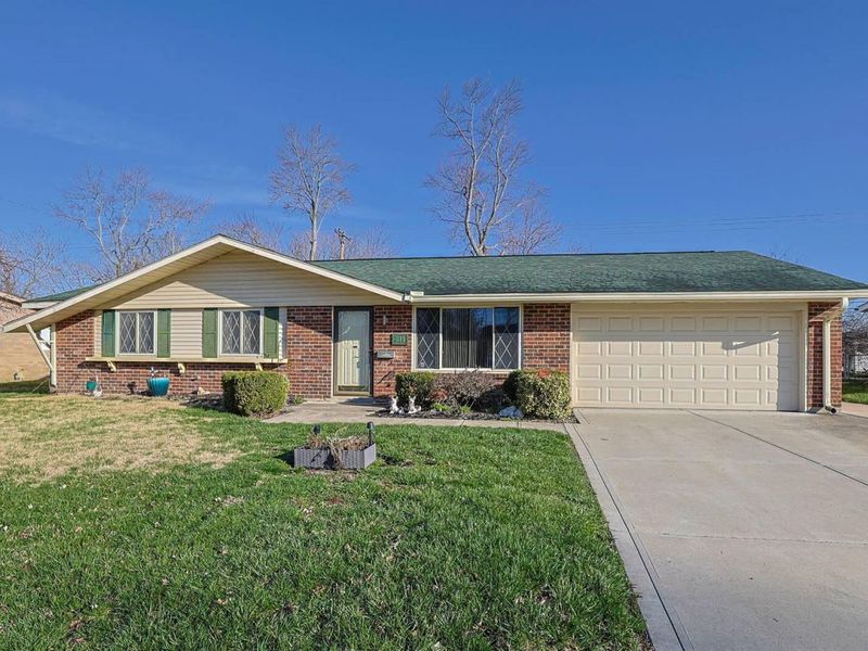 211 Katy Lane, Englewood, OH 45322 Photo 1