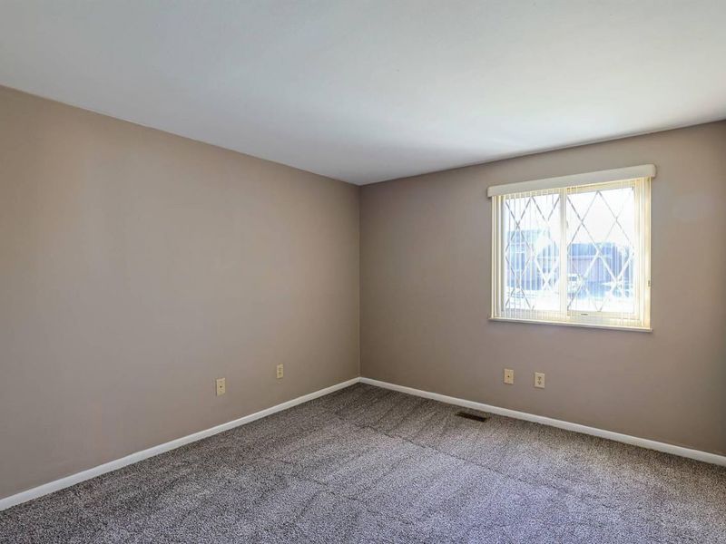 211 Katy Lane, Englewood, OH 45322 Photo 17