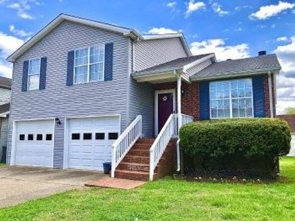108 Edgehill Ln , Hendersonville, TN 37075